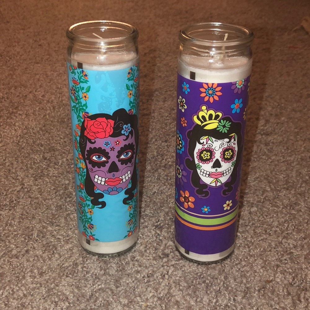 Día de los Muertos sugar skull altar candles